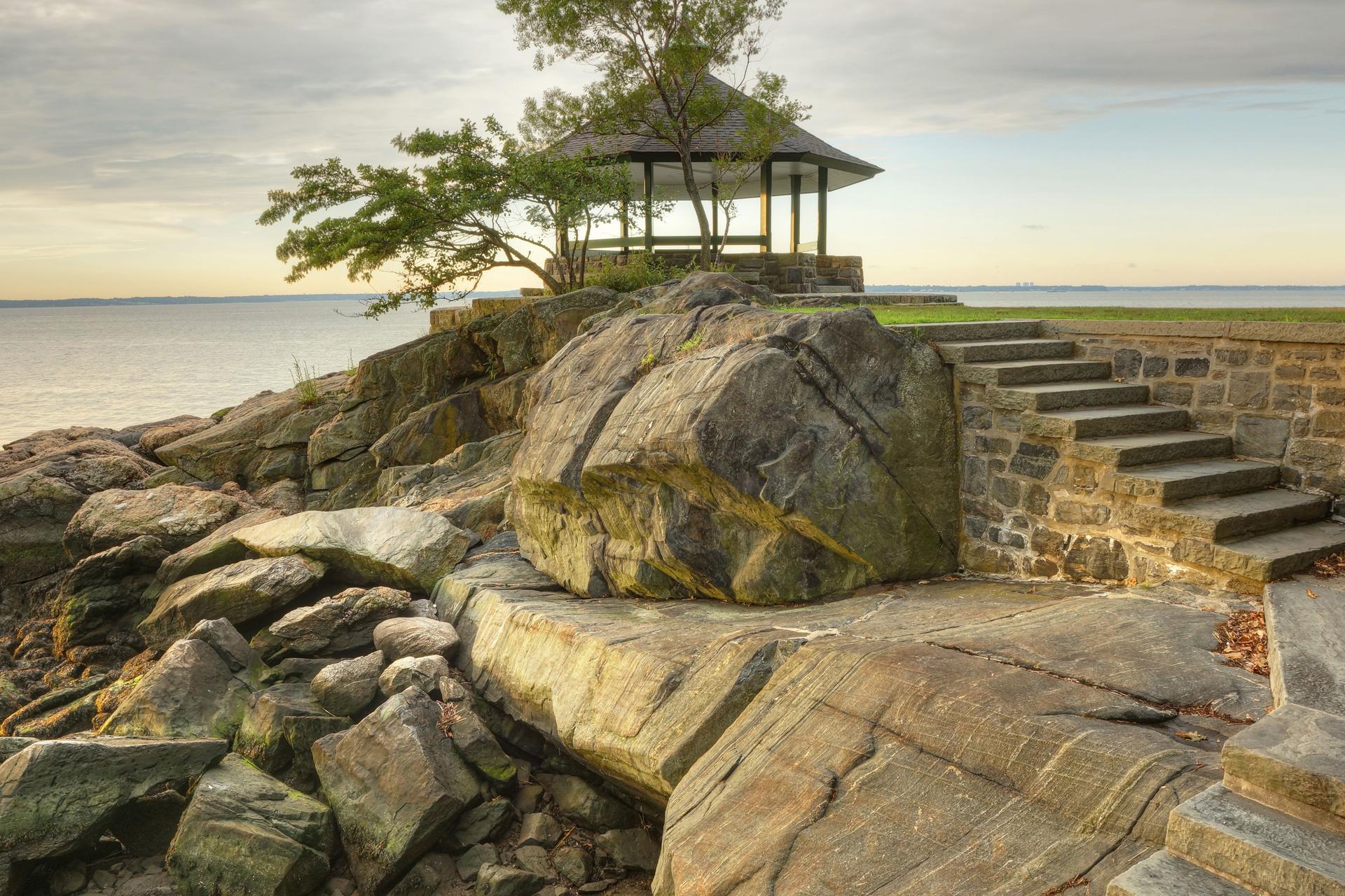 Sunrise in Larchmont Manor Park